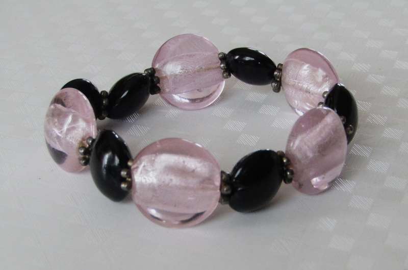 Vintage Black, Dusty Pink and Silver tone beaded stretch bracelet
