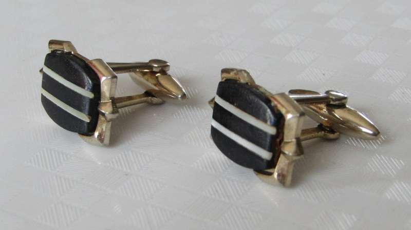 Vintage gold tone simulated onyx with mother of pearl inlay cufflinks