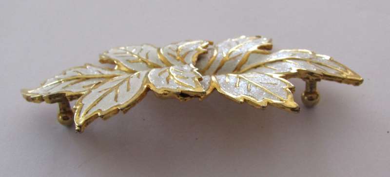 Vintage Gold Tone and Enamel Maple Leaf Belt Buckle