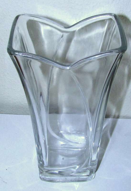 Contemporary Bormioli Rocco Vinciana Flower Vase - Made in Italy