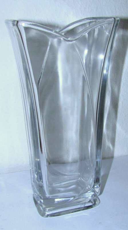 Contemporary Bormioli Rocco Vinciana Flower Vase - Made in Italy