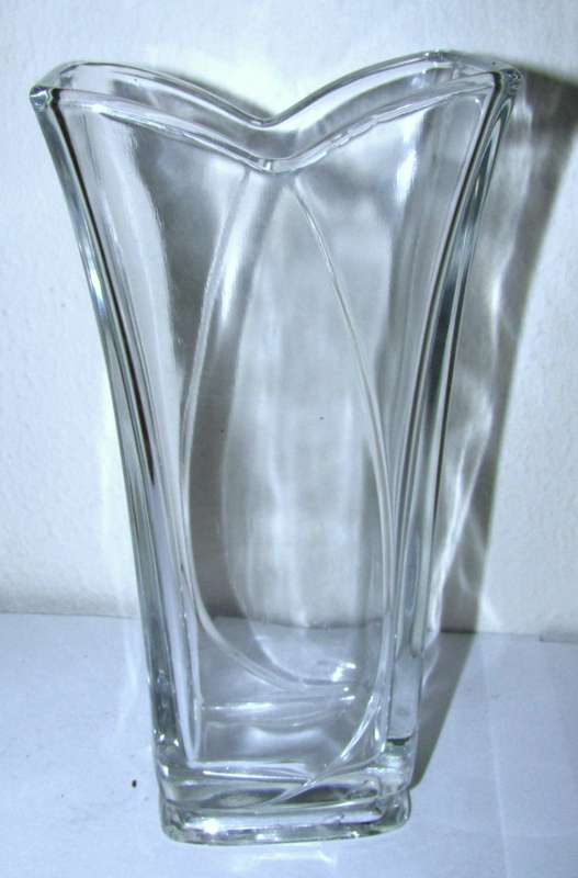 Contemporary Bormioli Rocco Vinciana Flower Vase - Made in Italy