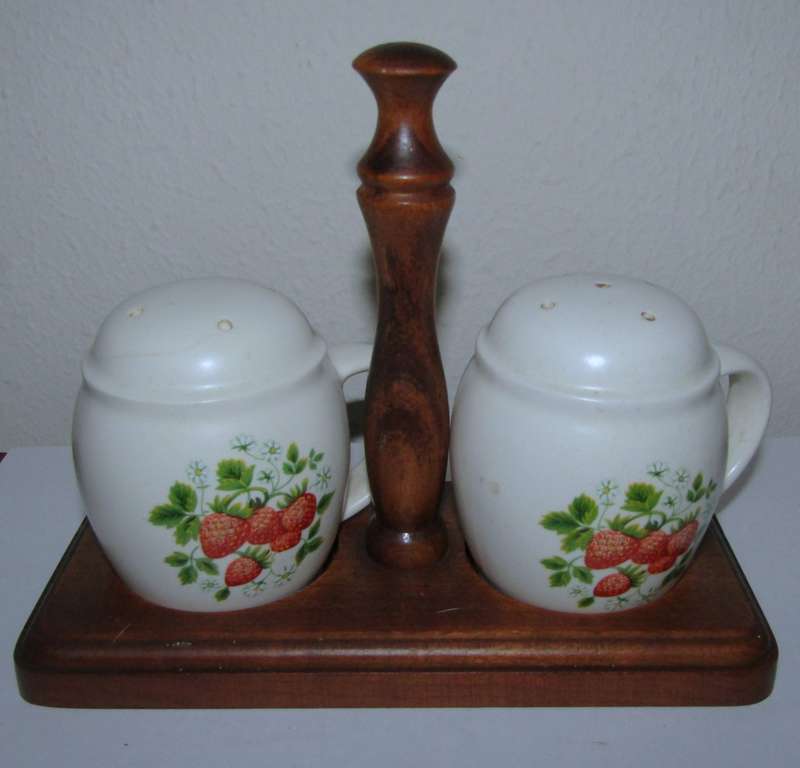 Retro 1970s Handled Ceramic Salt and Pepper Shakers on Wooden stand made in Japan