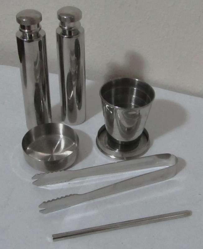 Vintage Whiskey Hipflask Travel Set in Case