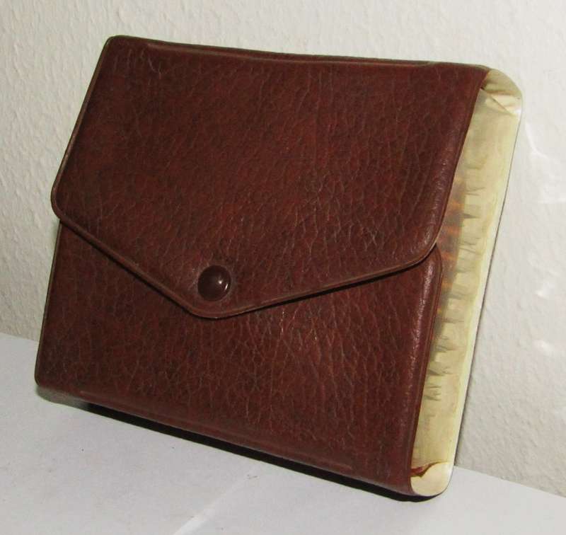 Retro 1960s/70s Men`s Travel Valet Kit