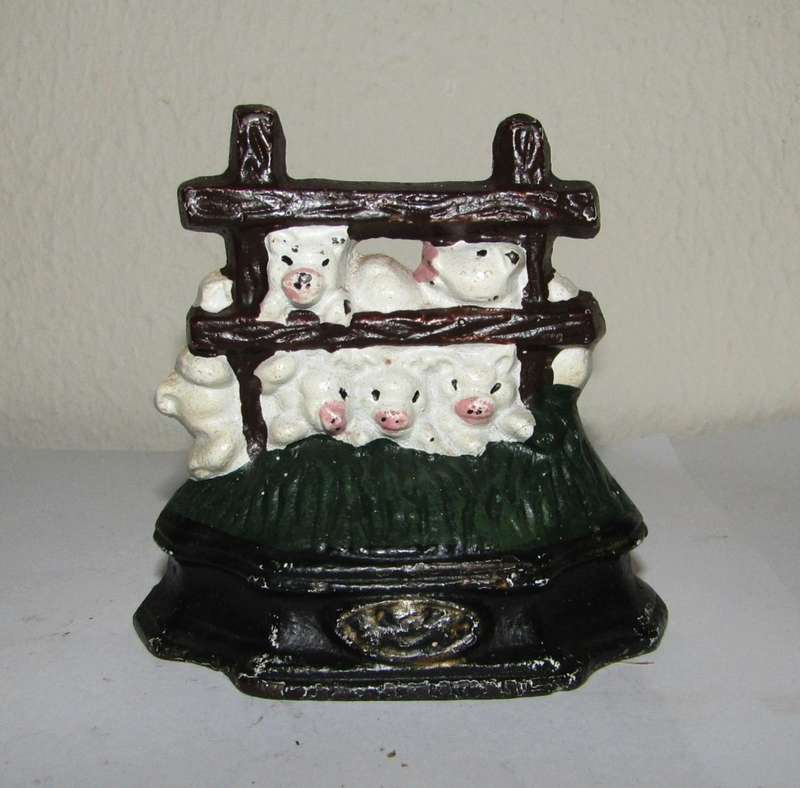 Vintage Cast Iron Novelty Doorstop - Five Pigs behind a Fence