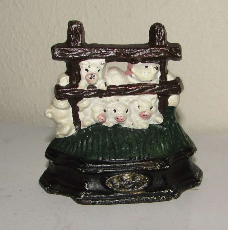 Vintage Cast Iron Novelty Doorstop - Five Pigs behind a Fence