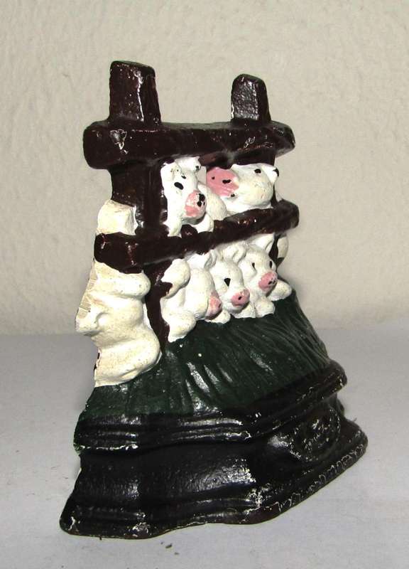 Vintage Cast Iron Novelty Doorstop - Five Pigs behind a Fence