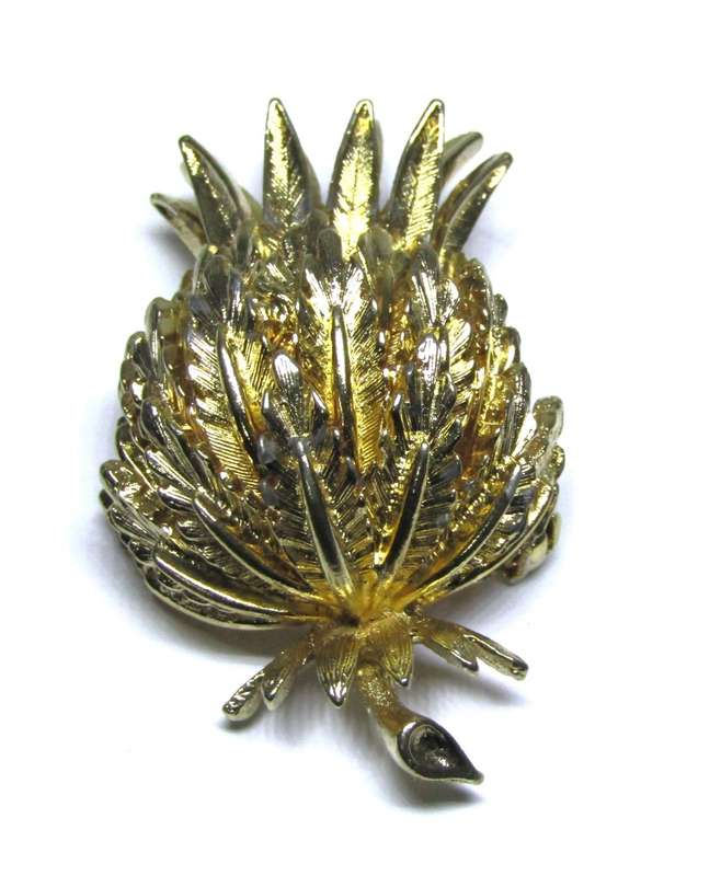 Vintage Gold Tone Scottish Thistle Brooch, signed Lisner c1950/60