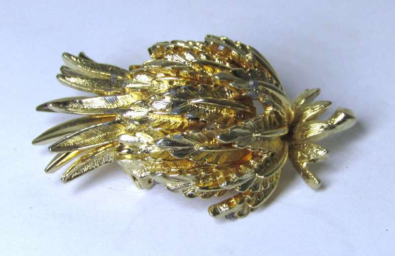 Vintage Gold Tone Scottish Thistle Brooch, signed Lisner c1950/60