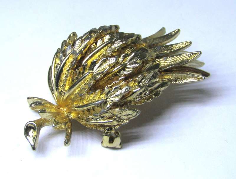 Vintage Gold Tone Scottish Thistle Brooch, signed Lisner c1950/60