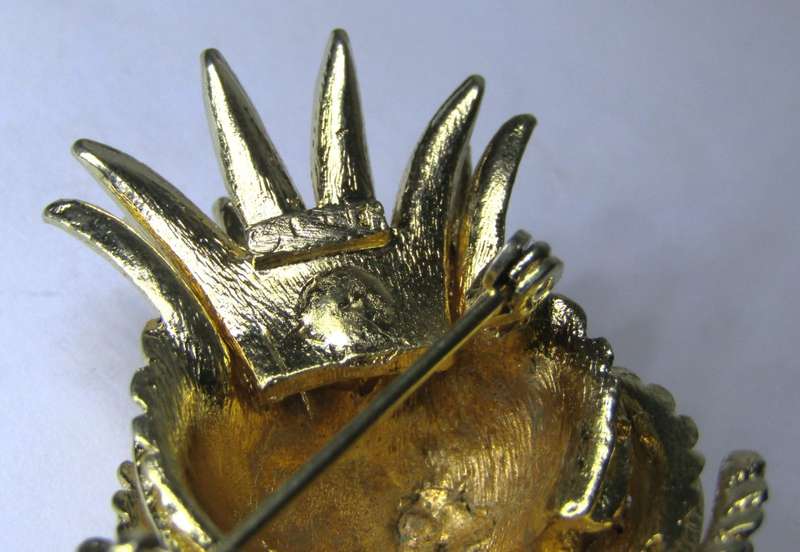 Vintage Gold Tone Scottish Thistle Brooch, signed Lisner c1950/60