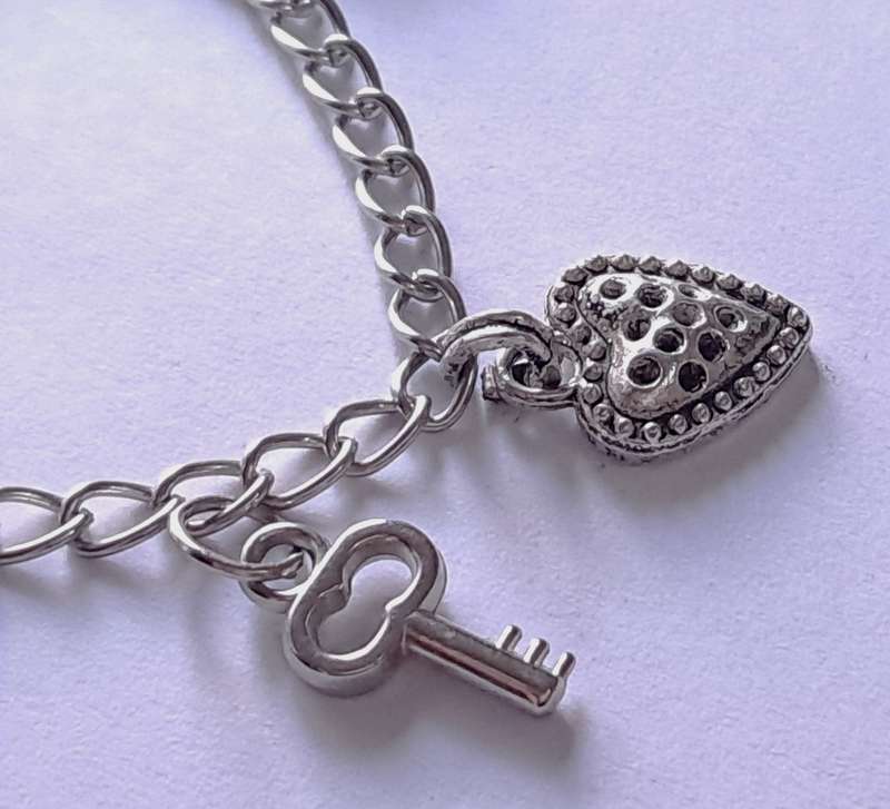 Vintage Silver Tone Key to Your Heart Charm Bracelet