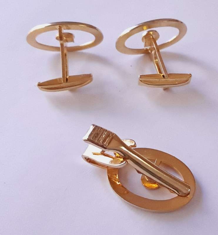Vintage Gold Tone and Enamel Canadian Maple Leaf Cufflinks and Tie Clip
