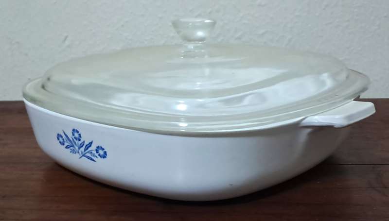 Vintage Blue Cornflower Corning Ware Dish P-9-B with Lid c1970