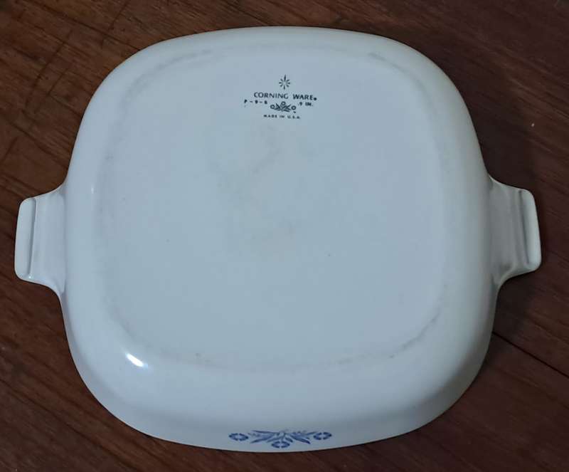 Vintage Blue Cornflower Corning Ware Dish P-9-B with Lid c1970