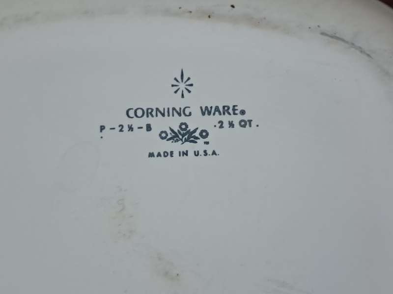 Vintage Blue Cornflower 2.5 Liter Corning Ware Dish P - 2 1/2 - B  with Lid c1970