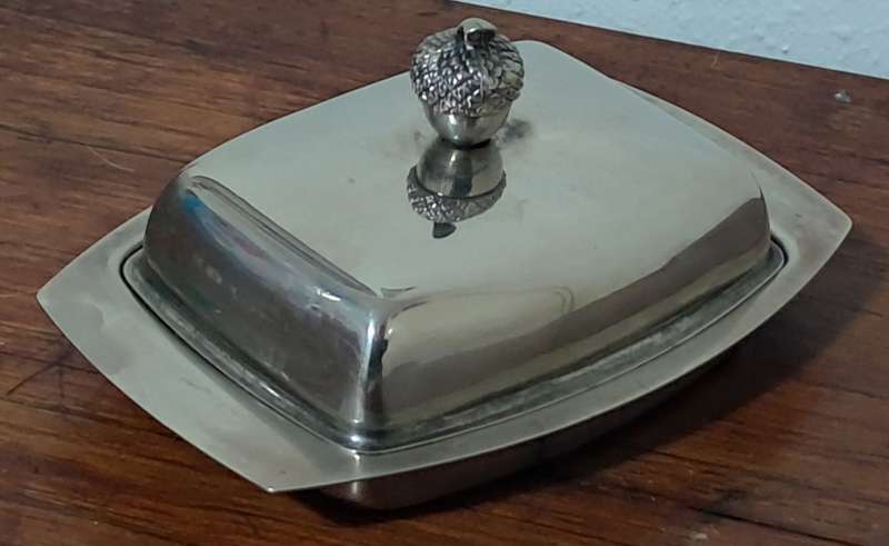 Vintage Silver Plated Butter Dish featuring an exquisite carved acorn handle