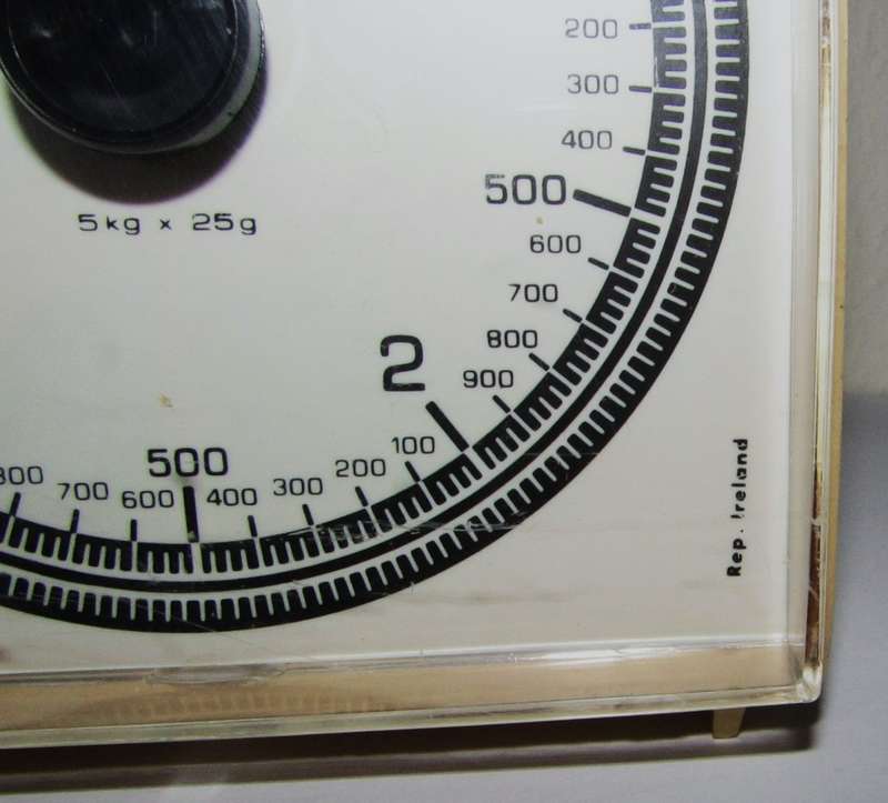Retro Gold Line Kitchen Scale Made in Ireland c1970