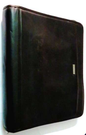 Franklin Covey Genuine Leather Briefcase with Zipper and 3-Ring Binder in Black
