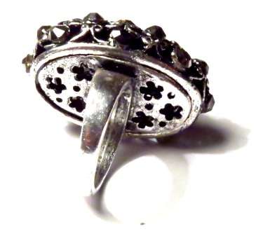 Gothic green fashion ring