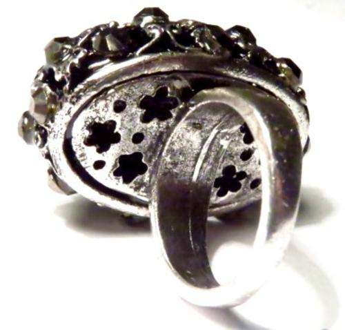 Gothic green fashion ring