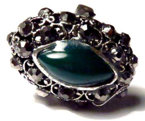 Gothic green fashion ring