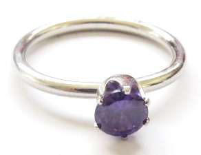 Small fashion ring with purple stone