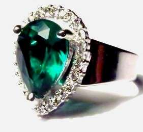 Emerald green and diamante teardrop fashion ring (Size 8 Adjustable)