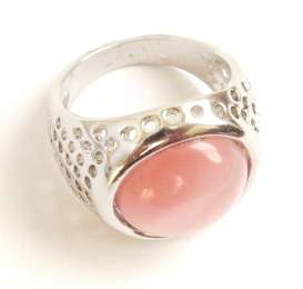 Silver tone fashion ring with a big light pink stone (Size 6.5)