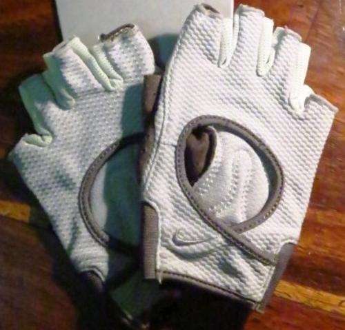 Branded woman's multi-purpose fitness gloves (Size: Small)