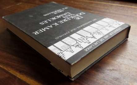 De donkere kamers van Damokles, by W. F. Hermans, Academica, 1979  ISBN 0868740373