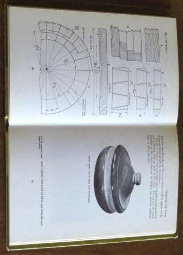 Practical Designs for Wood Turning by Roland Seale ISBN 0237444682