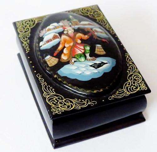 Vintage handpainted and signed small Russian Palekh lacquer trinket box