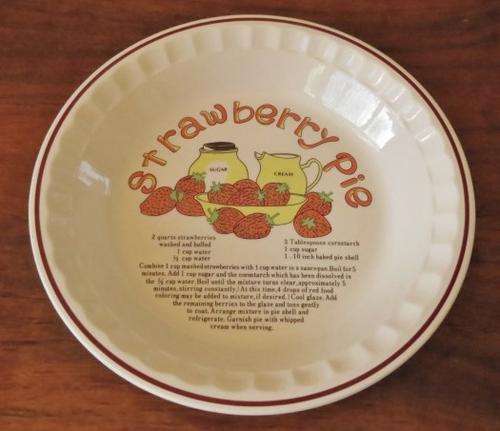 Retro Strawberry Pie Dish with Printed Recipe
