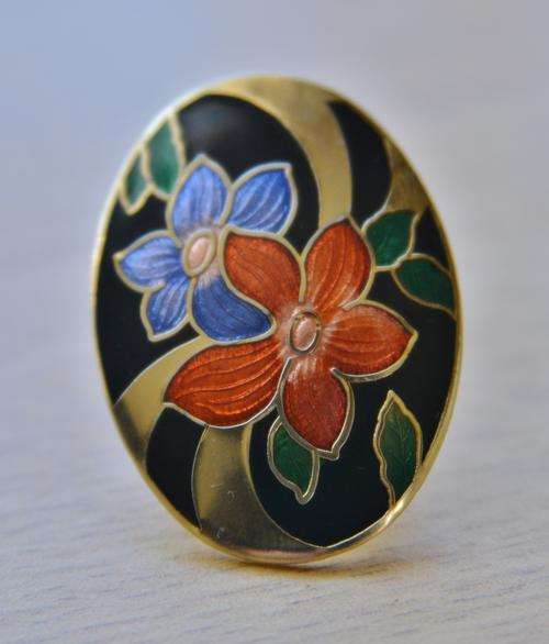 Vintage gold tone scarf clip with floral cloisonne decoration