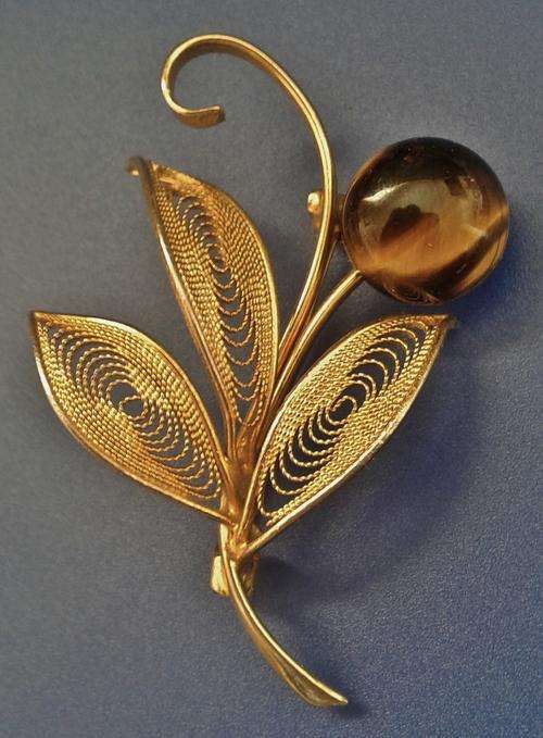 Vintage gold tone floral brooch pin with gold Tigereye stone and matching screw back earrings