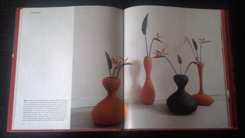 'World Flowers' by Jane Packer First Edition 2003 ISBN 1840913266