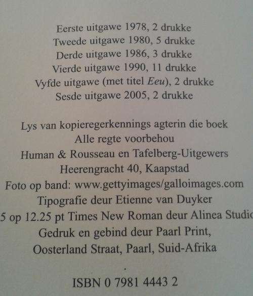 'Die Afrikaanse Kortverhaalboek' saamgestel deur  Abraham H de Vries ISBN0798144432