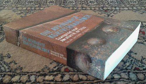 'Die Afrikaanse Kortverhaalboek' saamgestel deur  Abraham H de Vries ISBN0798144432