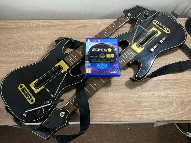 Guitar Hero Live 2-Pack Bundle - PlayStation 4 (Compatible with PS5)