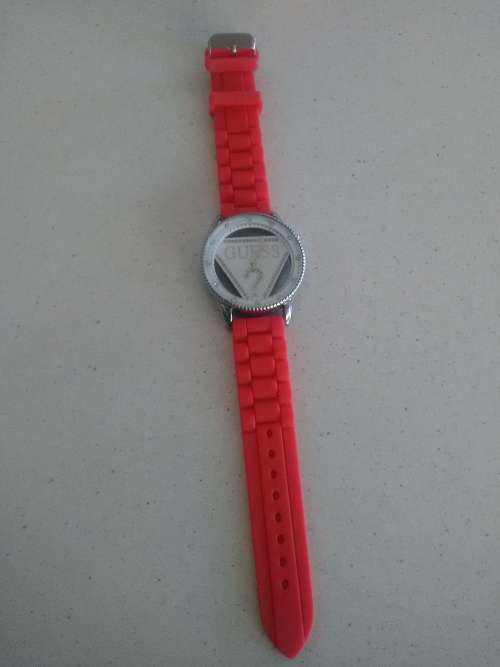 GUESS WATCH JAPAN MOV'T WATER RESISTANT BATTERY FLAT NOT TIKING !