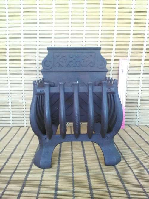 CASTIRON FIRE GRATE 1914 TIME PERIOD IN IMACULATE CONDITION.