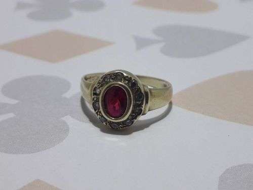 OLD VINTAGE 9 CT RING INLAY WITH AN OVAL RED RUBY 0.50ct