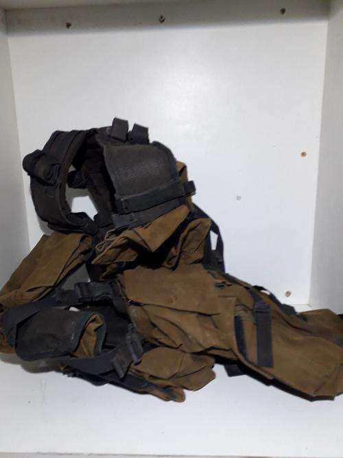 SANDF FULL BROWN BACK PACK GREAT FOR CAMPING OR GOING TO WAR WITH SIDE PACK R1 MAG!