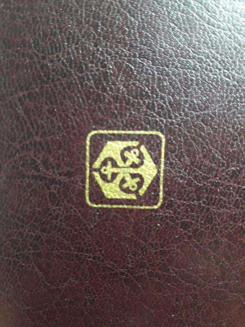 OLD LEATHER PAPERWORK BINDER IN STUNNING CONDITION FROM THE 80's ERA UP FOR GRABS, MAKER UN KNOWN !