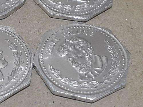 JOB LOTT OF COINS UP FOR GRABS , SEE PICS ! 17 COINS IN TOTAL !