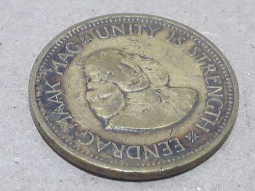 JOB LOTT OF COINS UP FOR GRABS , SEE PICS ! 17 COINS IN TOTAL !