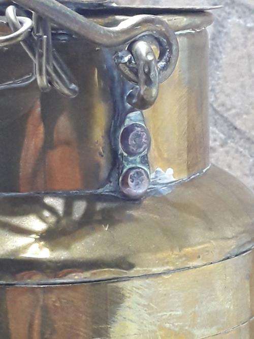 THE GOLDEN  MEDIUM MILK JUG UP FOR GRABS- AWESOME CONDITION!