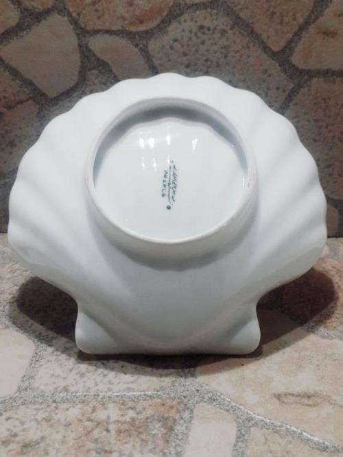 RARE VINTAGE SHELL PORCELAIN FLOWER PLATE